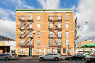 1371 Atlantic Ave in Brooklyn, NY - Foto de edificio - Building Photo