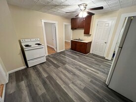 23-25-25 Dale St in Ware, MA - Building Photo