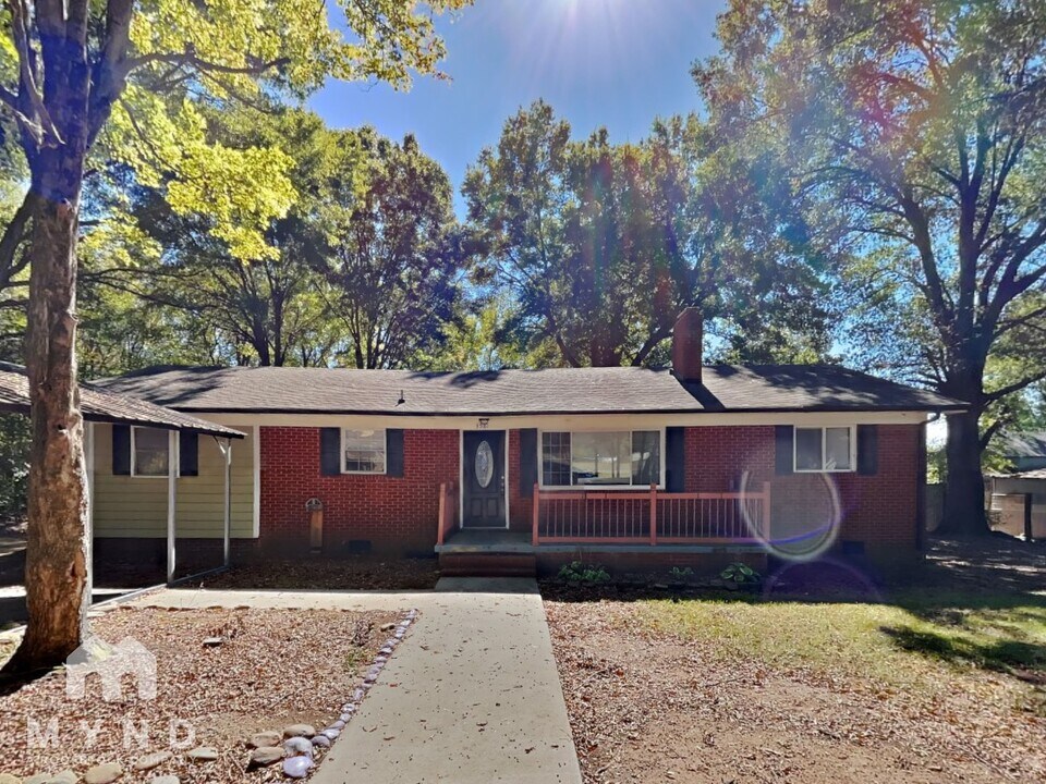 3581 Travis Ln NW in Concord, NC - Foto de edificio