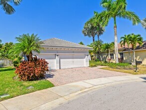 2108 Quail Roost Dr in Weston, FL - Building Photo - Building Photo