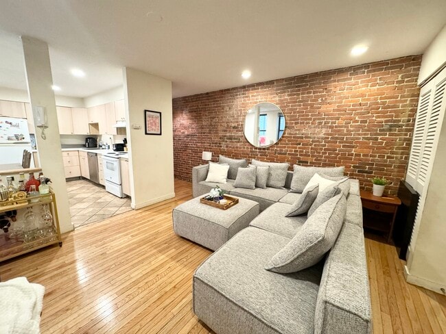 111 Gainsborough St, Unit 01 in Boston, MA - Building Photo - Building Photo