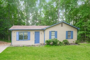 15 Arbacoochee Rd in Tallapoosa, GA - Building Photo