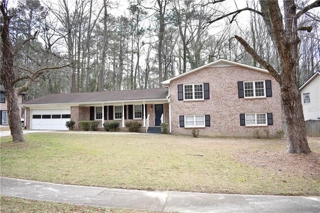 property at 2576 Peyton Woods Trail SW