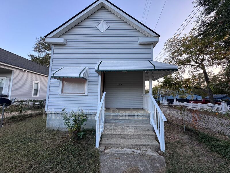 913 S Railroad St in Phenix City, AL - Building Photo