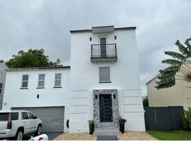 12100 SW 271st St in Homestead, FL - Building Photo