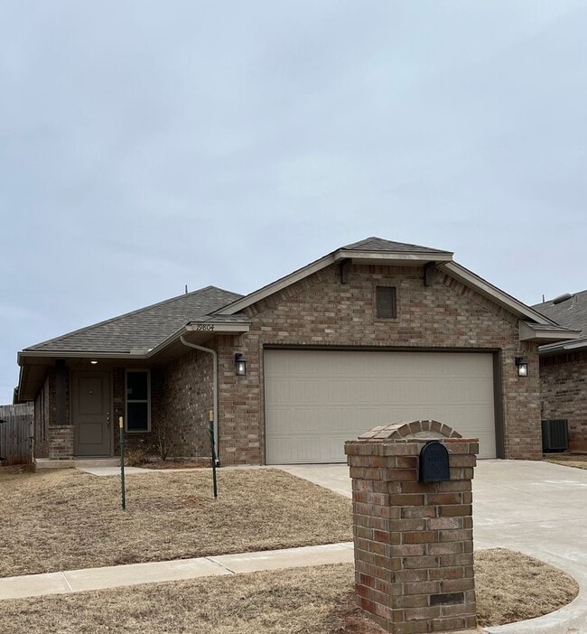 19804 Barrister Cir in Edmond, OK - Building Photo - Building Photo