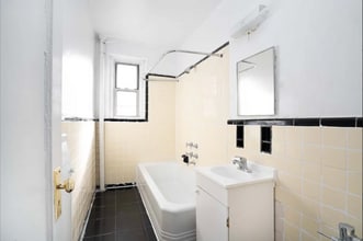 102 Albemarle Rd in Brooklyn, NY - Building Photo - Building Photo
