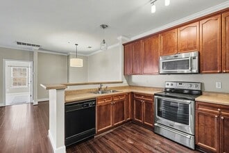 8043 Bienville Dr in Nashville, TN - Building Photo - Building Photo