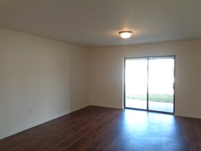 906 Wynnmere Walk in Ruskin, FL - Building Photo - Building Photo