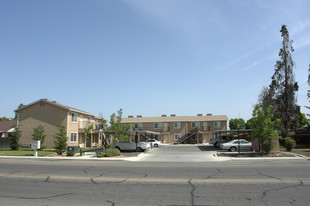 980 E Dinuba Ave Apartments