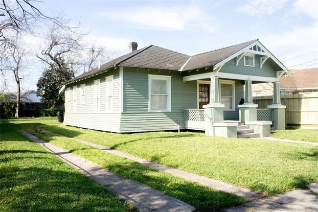 property at 10 Delmar St