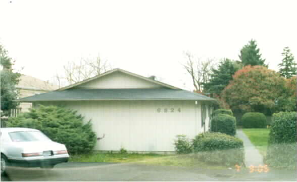 6824 SE 72nd Ave in Portland, OR - Building Photo - Building Photo