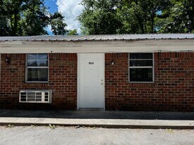 968 Cedar Springs Rd SE in Cleveland, TN - Building Photo