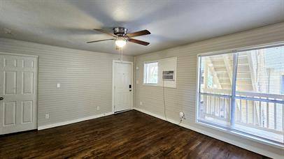 1405 Moore St in Commerce, TX - Building Photo - Building Photo
