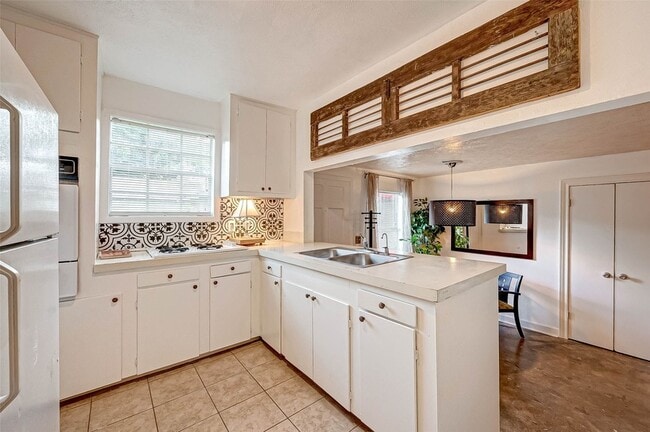 6018 Berendo St in Houston, TX - Building Photo - Building Photo