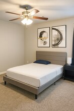 1237 N Sicily Ln in Fayetteville, AR - Foto de edificio - Building Photo