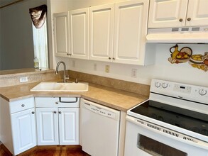 871 NW 170th Terrace in Pembroke Pines, FL - Building Photo - Building Photo