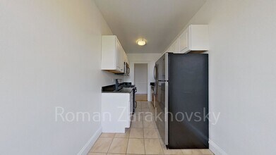 1850 Commonwealth Ave in Boston, MA - Building Photo - Building Photo