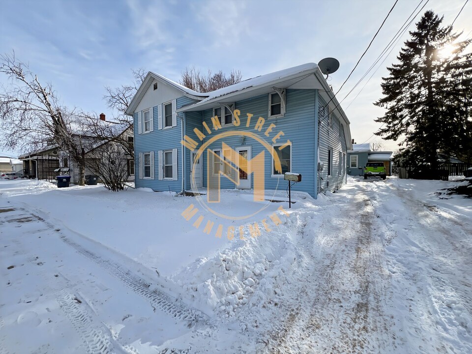 223 E Franklin Ave in Neenah, WI - Building Photo