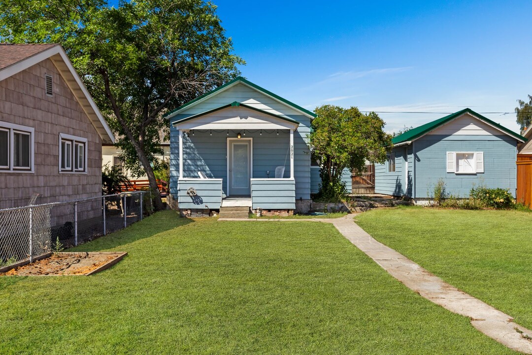 2021 Johns Ave in Butte, MT - Foto de edificio