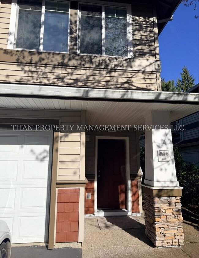 10871 SW Canterbury Ln in Tigard, OR - Building Photo - Building Photo