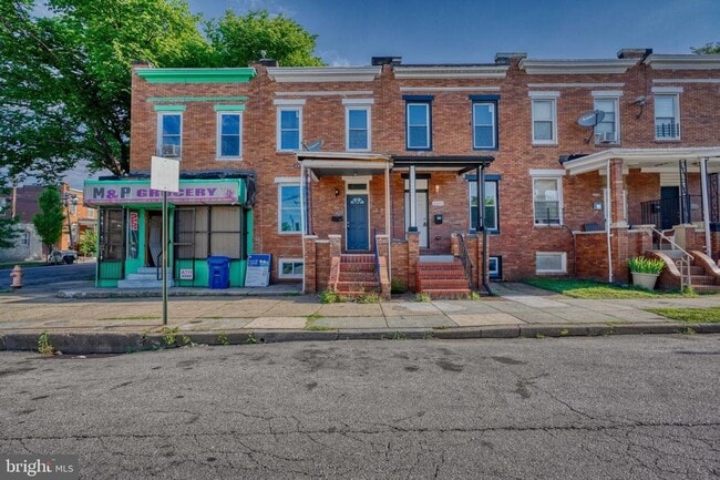 property at 2602 E Chase St