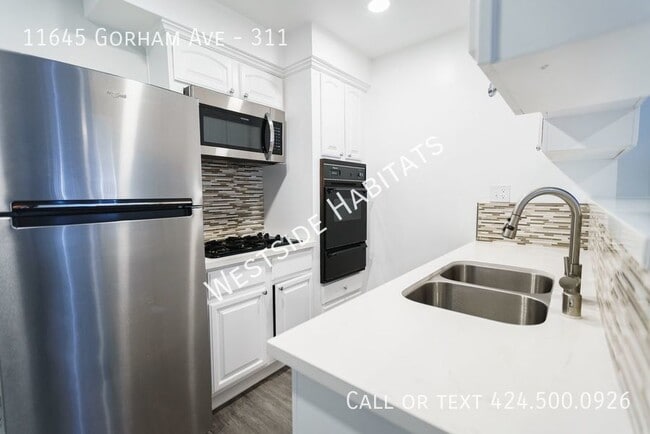 11645 Gorham Ave in Los Angeles, CA - Building Photo - Building Photo