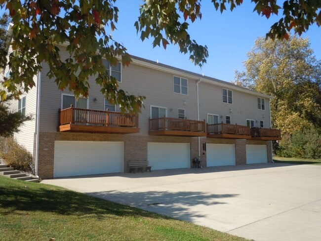 2011 Park in Highland, IL - Building Photo - Building Photo