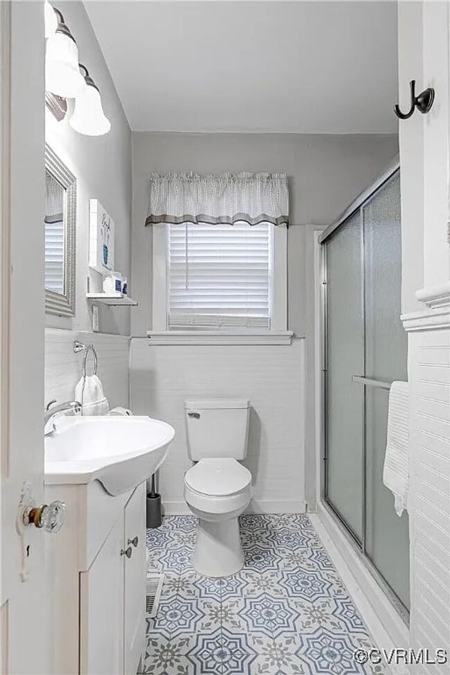 4302 W Franklin St in Richmond, VA - Building Photo - Building Photo