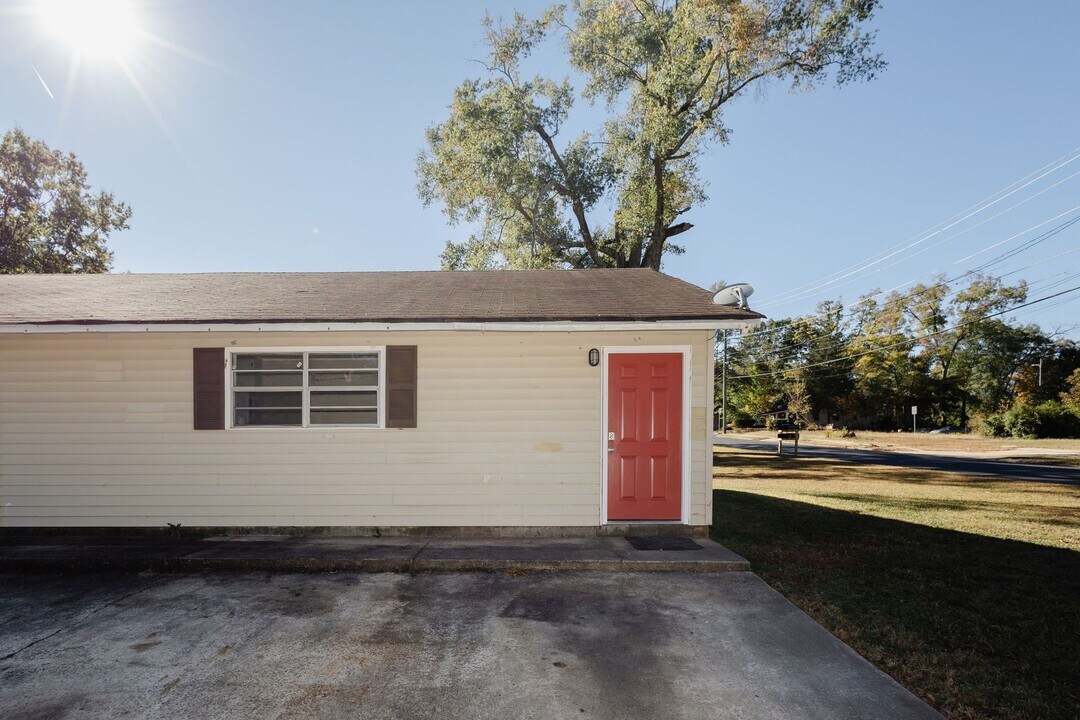 732-732 Randall St in Griffin, GA - Building Photo