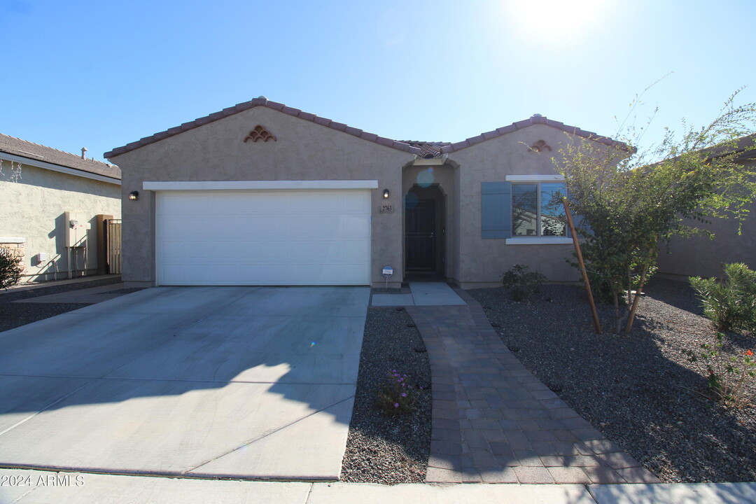 2763 E Rimrock Dr in Phoenix, AZ - Foto de edificio