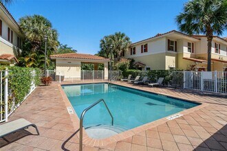 2429 NW 31st Ct in Oakland Park, FL - Building Photo - Building Photo