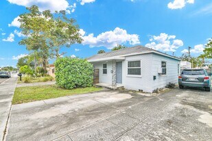 815 N J St in Lake Worth Beach, FL - Building Photo