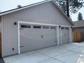661 N Mdw Ln in Sisters, OR - Building Photo - Building Photo