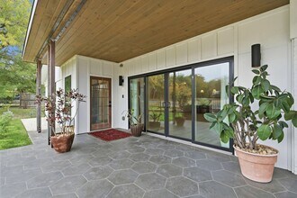 1005 Cogbill St in Austin, TX - Building Photo - Building Photo