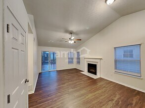 7938 Dolmen Dr in Blacklick, OH - Foto de edificio - Building Photo