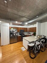 900 N Kingsbury St in Chicago, IL - Building Photo