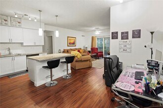 11250 SW 44th St in Miramar, FL - Building Photo - Building Photo