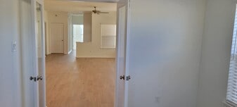 619 Silver Pear Ct in Montgomery, TX - Building Photo