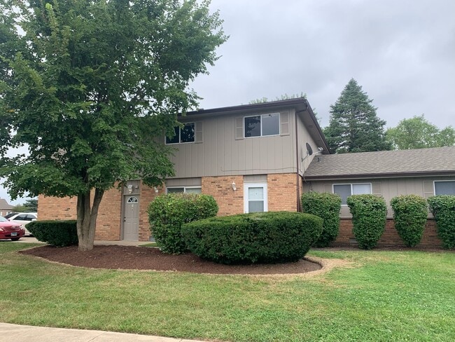 property at 104 W Countryside Pkwy