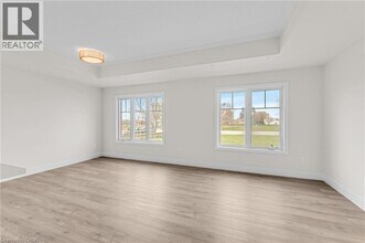 2420 Baronwood Dr in Oakville, ON - Building Photo - Building Photo