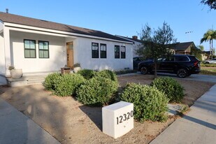 12320 Burl Ave in Hawthorne, CA - Building Photo