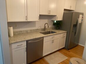 1286 Clifden Grn, Unit 1286 in Charlottesville, VA - Foto de edificio - Building Photo