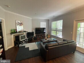 3015 Nicosh Cir in Falls Church, VA - Building Photo - Building Photo