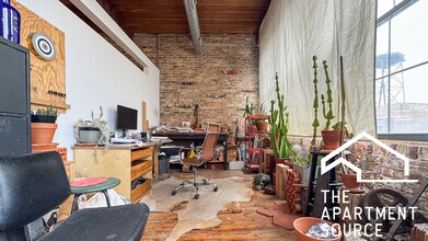 3124 W Carroll Ave, Unit 2 in Chicago, IL - Building Photo - Building Photo