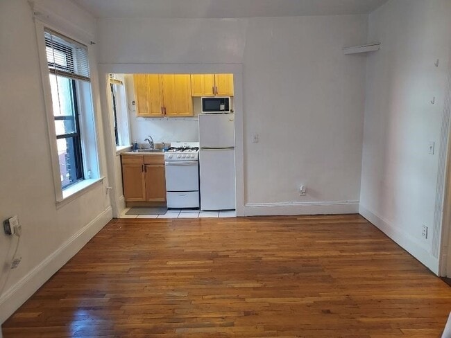 property at 39 Hemenway St