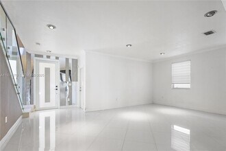 2424 SW 152nd Path in Miami, FL - Building Photo - Building Photo