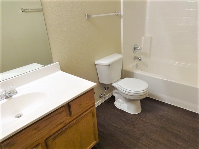 210 Trees Dr in Cedar Hill, TX - Foto de edificio - Building Photo