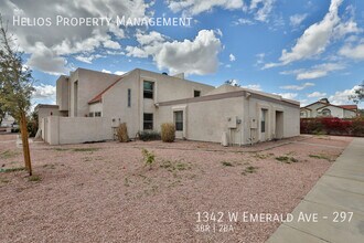 1342 W Emerald Ave in Mesa, AZ - Building Photo - Building Photo