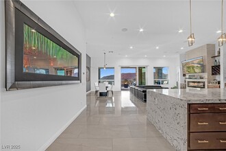 9 Porto Malaga St in Henderson, NV - Foto de edificio - Building Photo